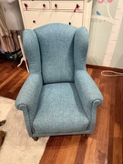 Fotel uszak ręcznie tapicerowany. Rzemieślniczy.