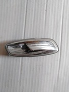 LAMPKA KIERUNKOWSKAZ W LUSTERKU PEUGEOT CITROEN