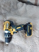 Wiertarko wkrętarka DCD 796 z udarem