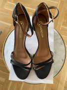 Czarne skórzane sandały na szpilce 