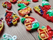 Gumowe breloki świąteczne pop it upominki