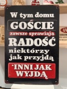 Tabliczki Retro - W tym domu goście ..