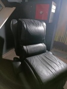 Fotel masujący rozkładany Inada Combi Relax za 15% ceny nowego