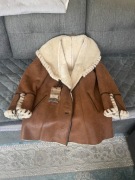 Kożuch z kapturem z naturalnej skóry 