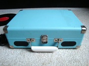 Gramofon kuferkowy ze wzmacniaczem