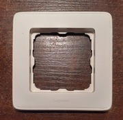 Ramka pojedyncza LEGRAND CARIVA biała - używana