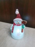 Świecący, zmieniający kolor bałwan, bałwanek