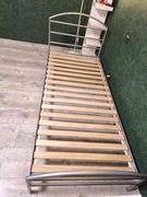 2 łóżka metalowe / rama 90 x 200 + materac (bez etiu ochronnego)