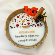 Naturalna świeca w kokosie na 40 urodziny /Personalizacja