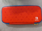 Czerwono-niebieskie etui do Nintendo Switch - edycja Super Mario - jak nowe