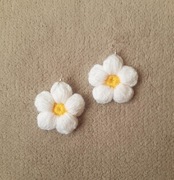 Kolczyki zrobione na szydełku 