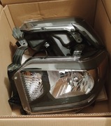 Lampy przednie Toyota Tundra 2014-2021r stan bardzo dobry