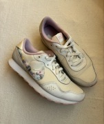 Buty Nike MD Runner 2 (GS) Rozmiar 38 – 24 cm | Pastelowe, Floral Swoosh