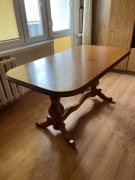 Duży stół rozkładany pokojowy.