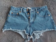 Krotkie spodenki Pull and bear 
