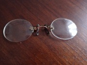 Binokle, złocone okulary