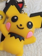 Brelok do kluczy postać z kreskówki Pokemon Pikachu