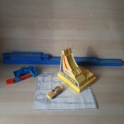 Tor pętlą 1981 Kenner FAST 111's Dyno-Loop Racing Set Autko Thrill Team 