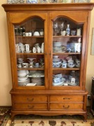 Komplet mebli do salonu/jadalni firmy JAFRA.