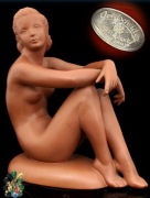 Goldscheider Akt 349 figurka sygnow 22 cm terakota