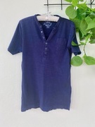 Męski t-shirt z guzikami 