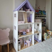 Drewniany domek dla lalek Barbie 