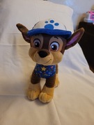 Chase w czapce z daszkiem Psi Patrol 28 cm