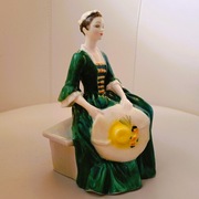 **szmaragdowa DAMA na ławce Royal Doulton 1959+