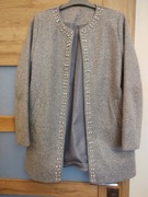 Lekki płaszcz z perełkami 