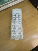 Stylowy kinkiet ścienny vintage – szkło dekoracyjne, biały metal