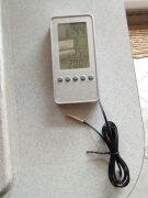 Termometr zewnętrzny wewnętrzny elektroniczny , budzik , zegar 