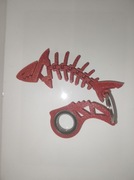 Rekinek+ Keyrambit w kolorze Galaxy red