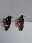 Przypinka kruk i róże 