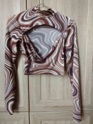 Damska bluzka typu crop top marki Amisu 