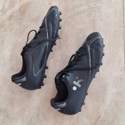 korki - buty piłkarskie r. 42