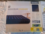 Materac dmuchany dwuosobowy 203x183 cm welurowy INTEX 64755