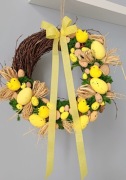 Duży wiosenny wielkanocny wianek żółty kurczaki rafia wiejski