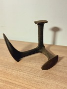 Metalowe kopyto szewskie