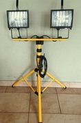 Reflektory 2 x 300W na regulowanym statywie