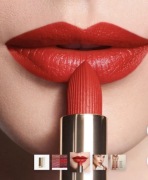 Nowa wegańska szminka Giordani Gold spf25 romanse Red  Oriflame 