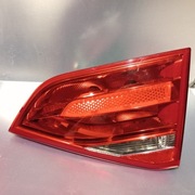 LAMPA TYLNA PRAWA AUDI A4 B8 KLAPA BAGAŻNIKA 2010r