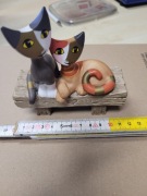 Goebel, Rosina Wachtmeister koty na ławeczce Bella vista