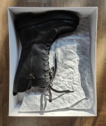 Botki 36 skóra jak z filmu WEDNESDAY stan b.d. na gwarancji