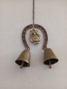 Wietrzne dzwonki z sową i podkową długość całkowita 21 cm 