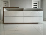 Solidna komoda biała z szufladami