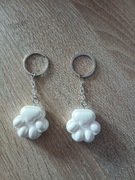 Kocia łapka. Brelok na klucze. Białe. 