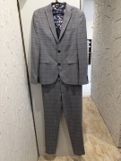 Garnitur męski rozmiar wypada na M, stan bardzo dobry cena 70zl