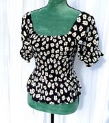Bluzka hiszpanka top S 36 czarna kwiaty białe BY IC wiskoza lato