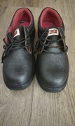 Sprzedam nowe robocze buty,45 rozmiar,czarne.