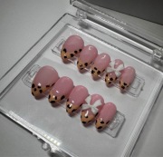 Paznokcie własnoręcznie robione 